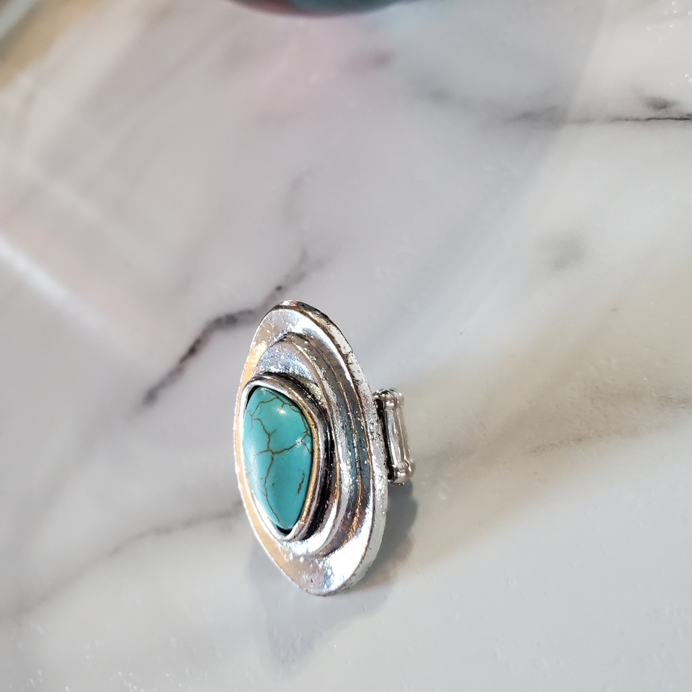 Oval Silver Tone Stretch Band Ring with Large Turquoise Stone 💥3 for $24💥 - Picture 7 of 16